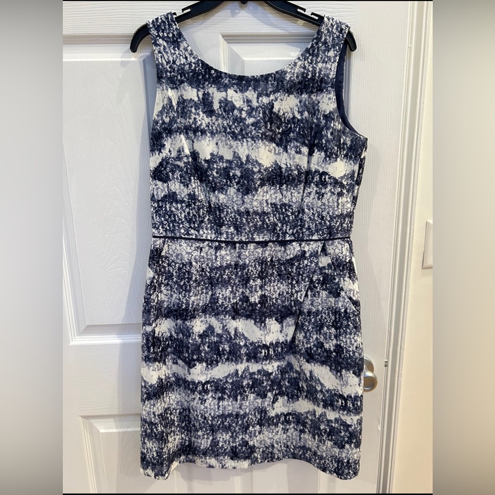 NWOT Tahari ASL sz 10 Blue & White Abstract Watercolor Print Sheath Dress